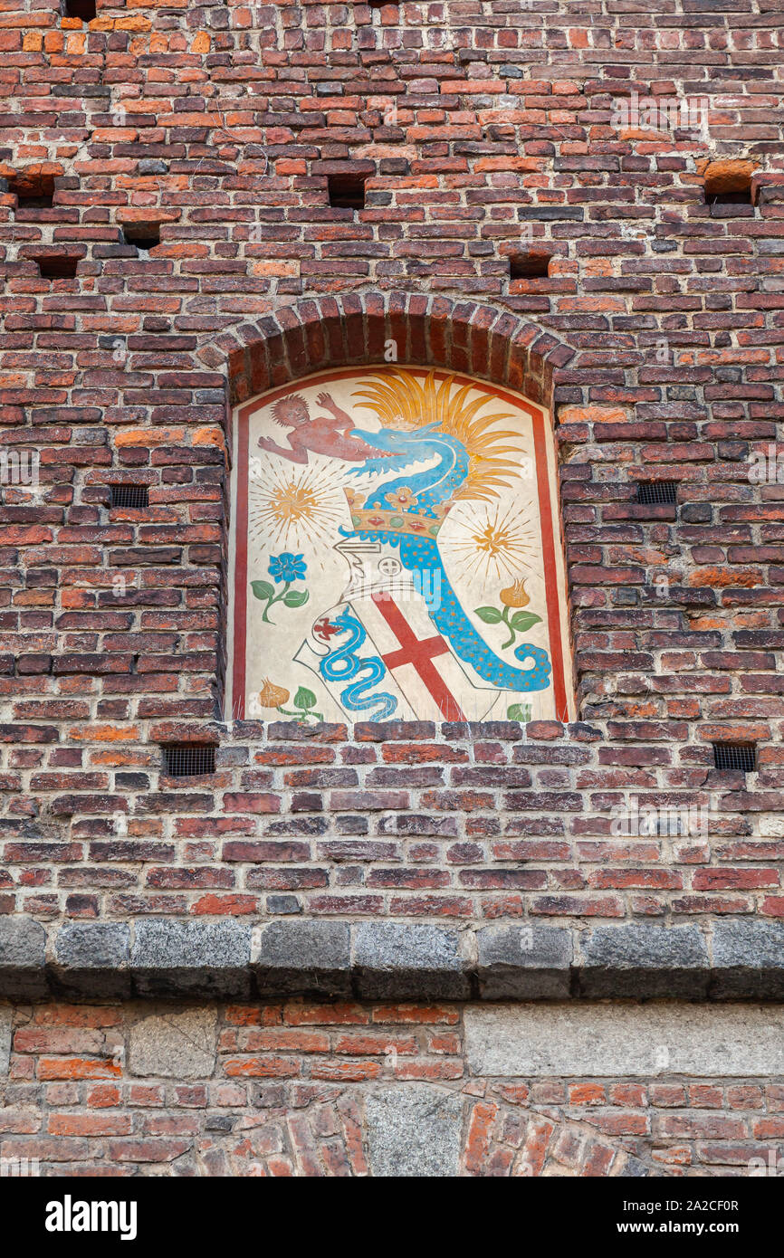 Mailand, Italien - Januar 19, 2018: Schloss Sforza Wand mit Wappen der Familie Visconti auf es Stockfoto