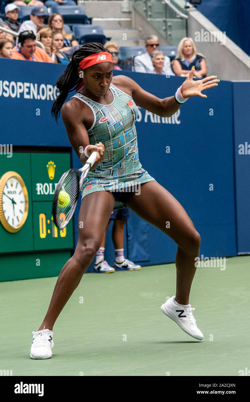 Coco Gauff der USA konkurrieren in der ersten Runde der US Open Tennis 2019 Stockfoto