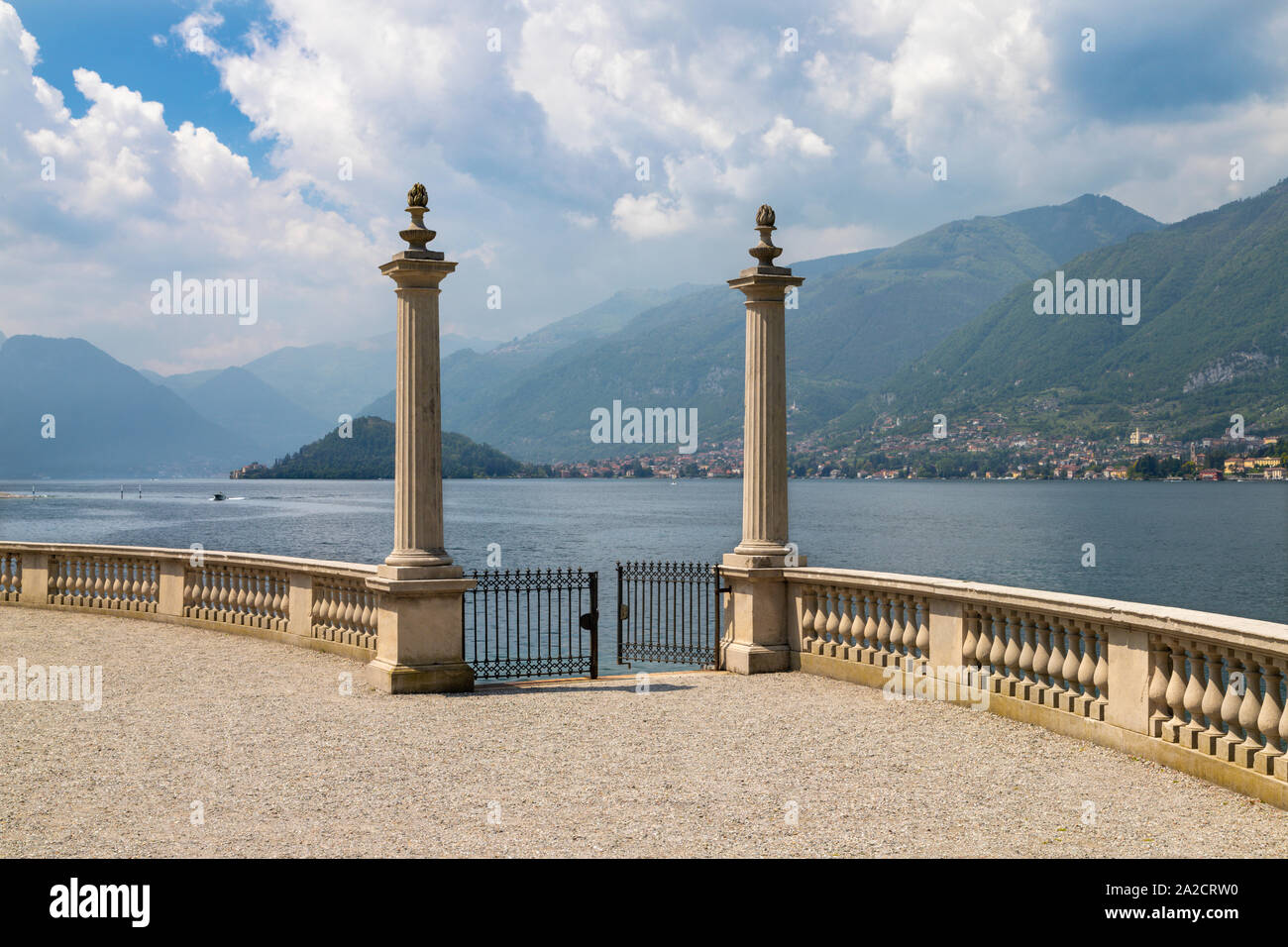 BELAGGIO, Italien, 10. Mai 2015: Die Promenade von Villa Melzi am See Lago di Como. Stockfoto