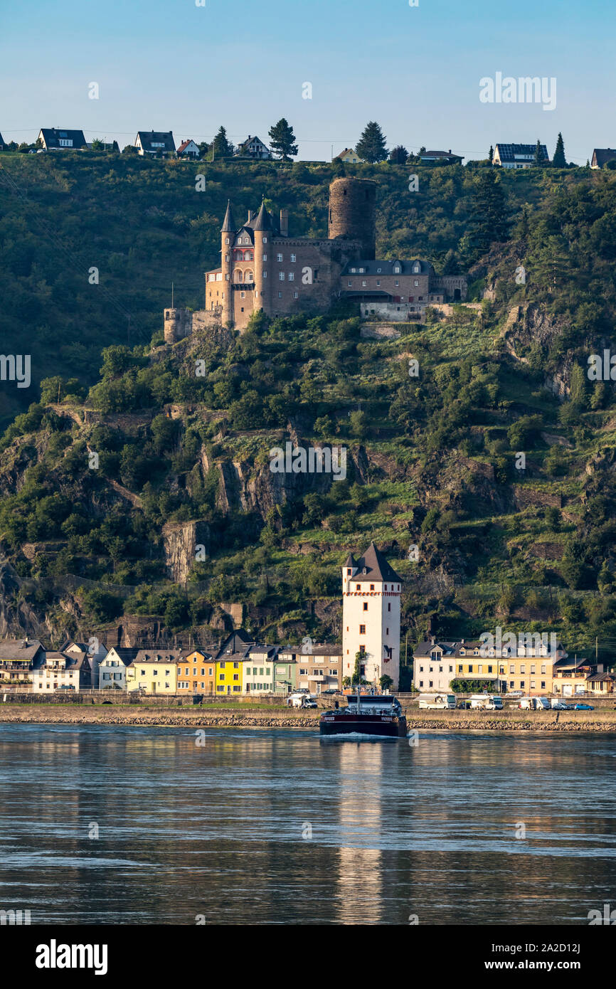 Die Stadt St. Goarshausen am Rhein, in das Obere Mittelrheintal ...
