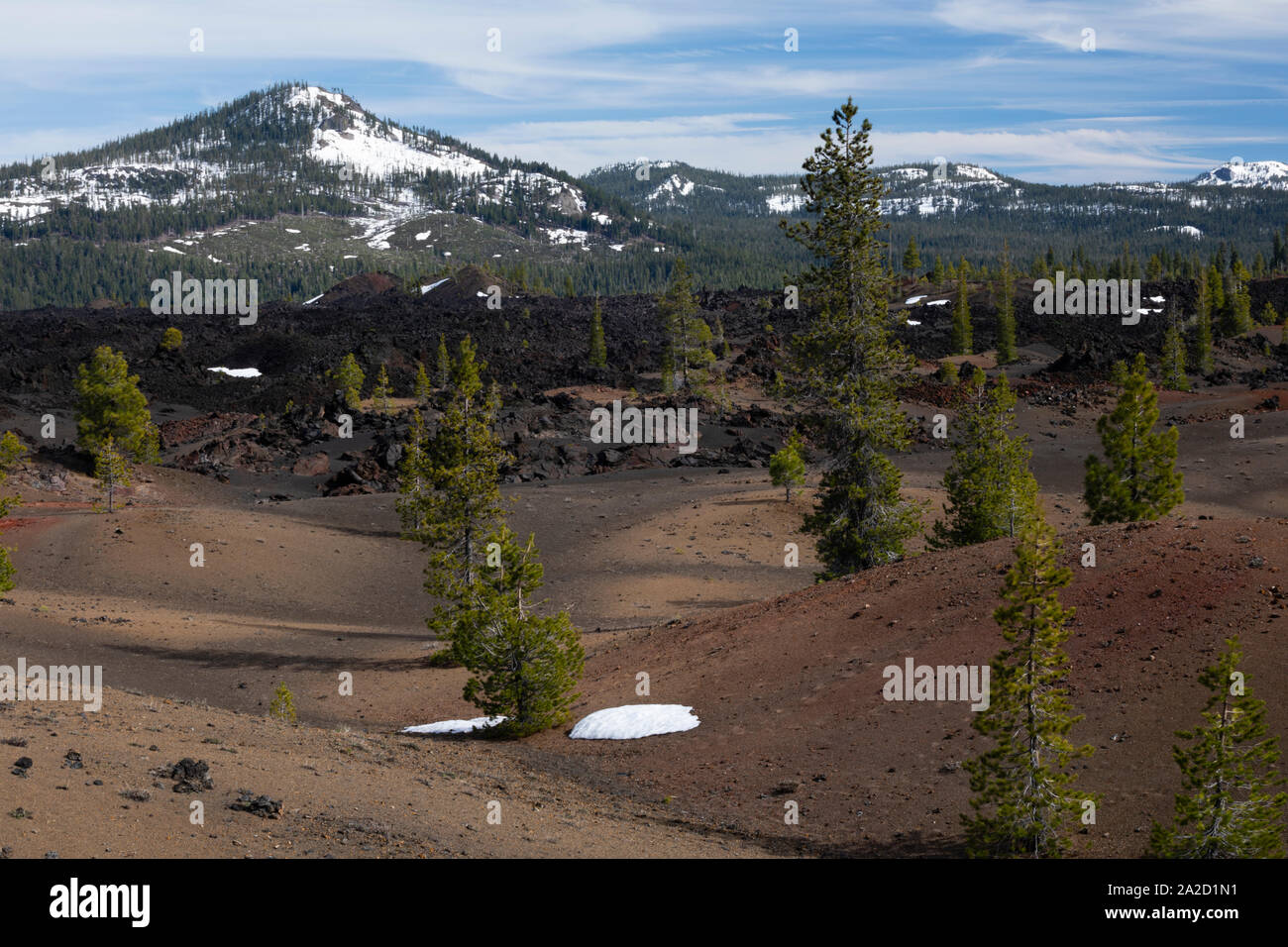 Blick auf hügeligem Gelände im Winter, Lassen Volcanic National Park, Kalifornien, USA Stockfoto