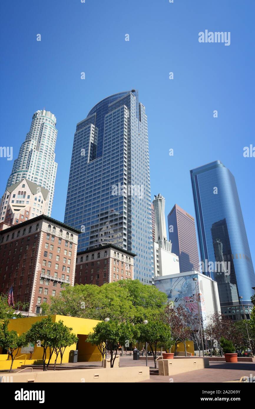 LOS ANGELES, USA - April 5, 2014: die Menschen besuchen Pershing Square in Los Angeles. Los Angeles ist die 2. die bevölkerungsreichste Stadt in den USA (3,792,621 Menschen) Stockfoto