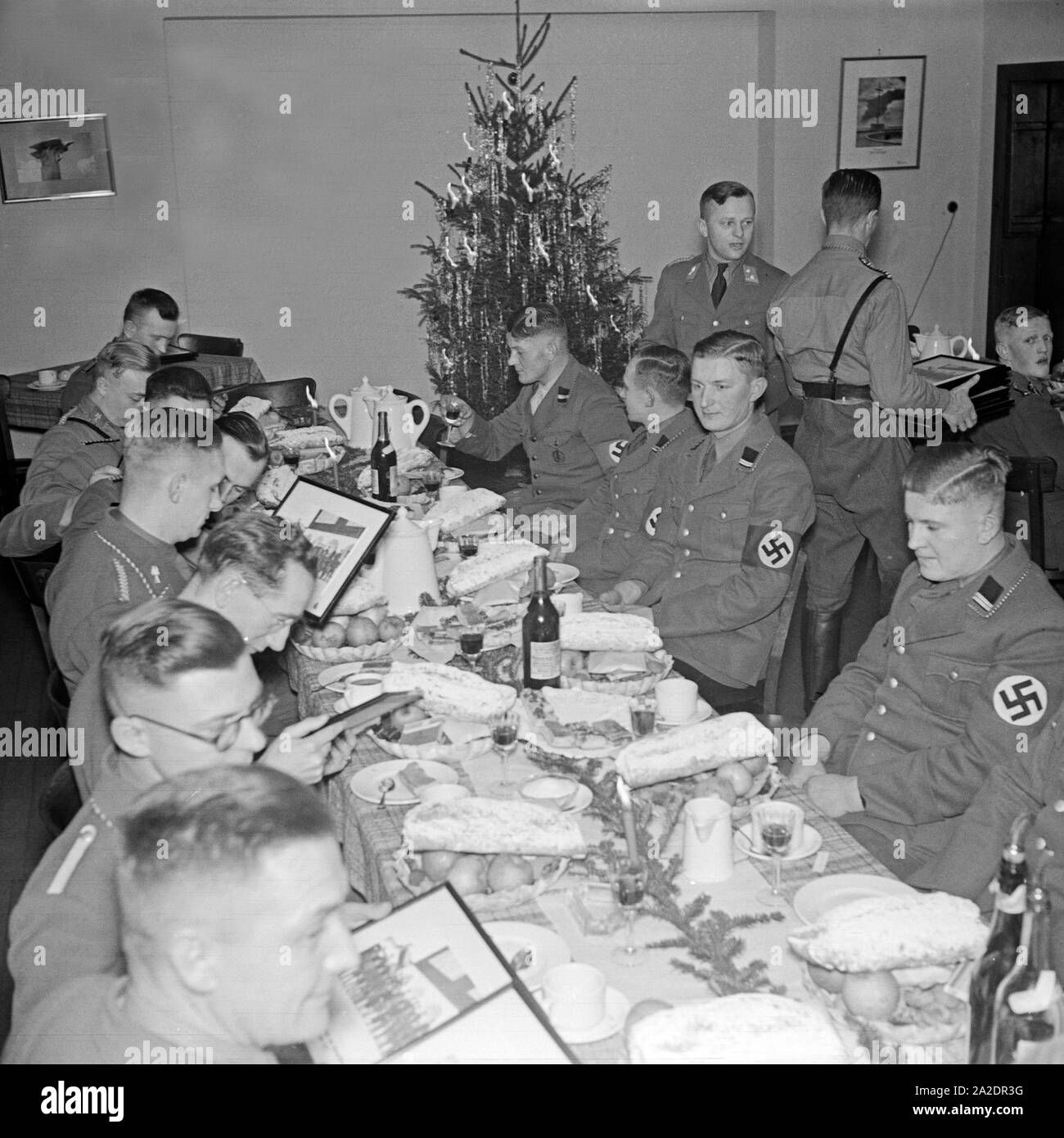 Weihnachtsfeier in der Reichs Reiter Führer Schule in Berlin Zehlendorf, Deutschland 1930er Jahre. Weihnachtsfeier am Reiten Schule in Berlin Zehlendorf, Deutschland 1930. Stockfoto