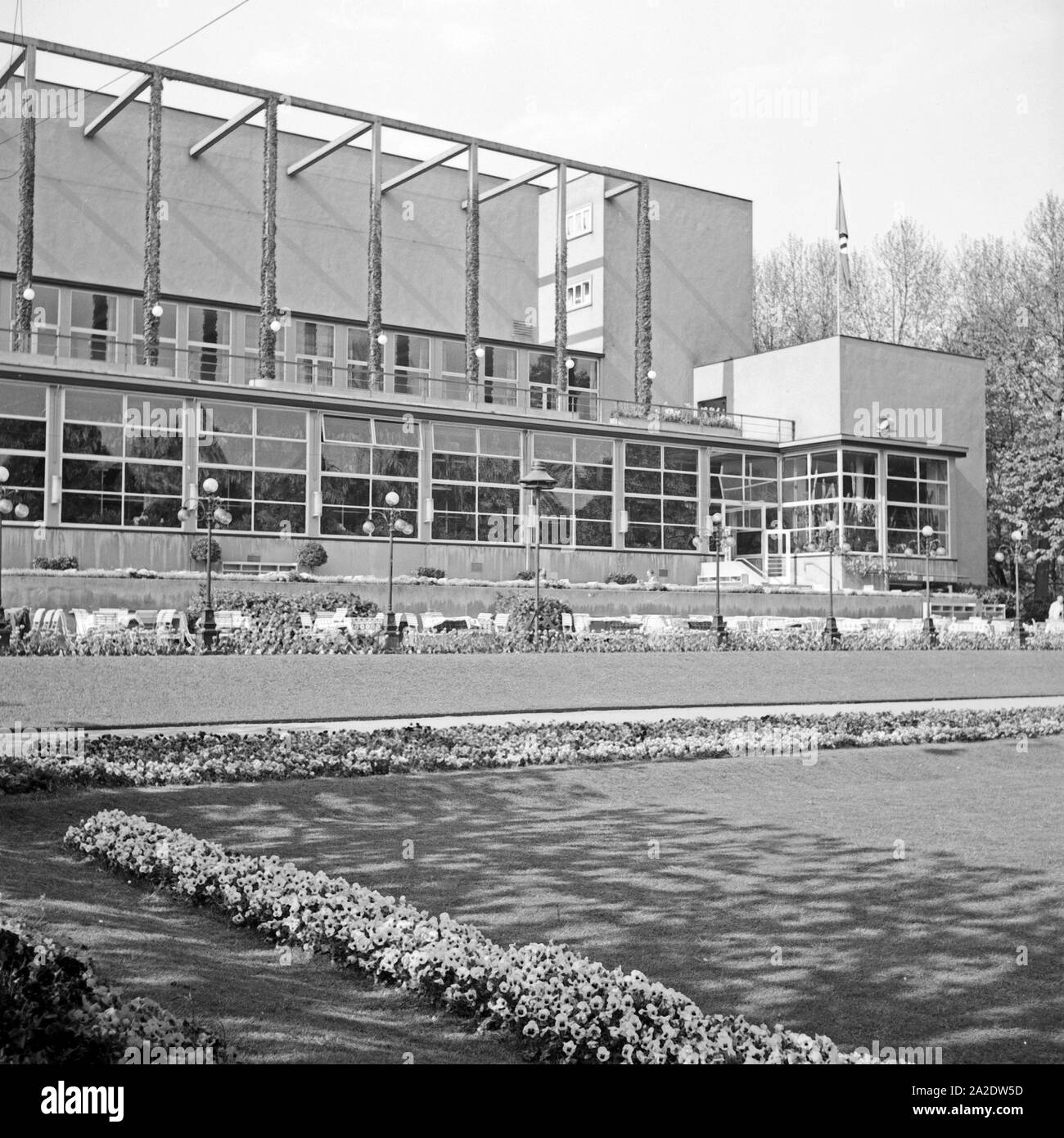 Deutschland 1930er jahre im frankfurter palmengarten Fotos und