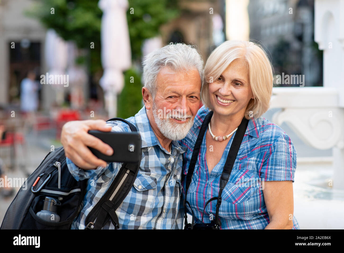 Älteres paar nehmen selfie Stockfoto