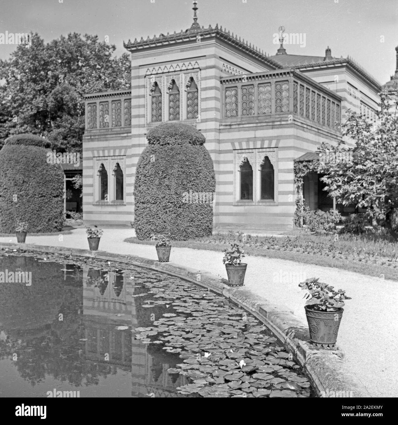 Maurische Halle Sterben in der Wilhelma in Stuttgart, Deutschland, 1930er Jahre. Maurische Halle in der Wilhelma Gärten bei Stuttgart, Deutschland 1930. Stockfoto