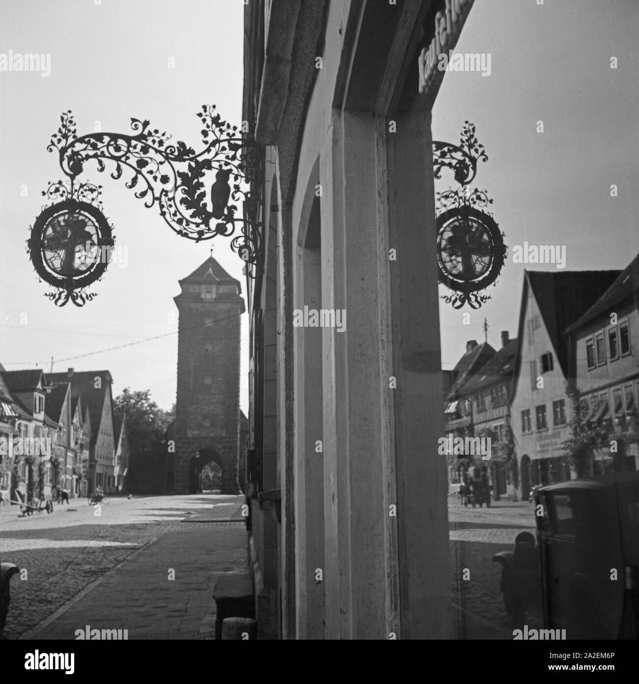 Blick in das Klingentor in Rothenburg o.d. Tauber, Deutschland 1930er Jahre. Blick auf Klingentor Tor in Rothenburg o.d. Tauber, Deutschland 1930. Stockfoto