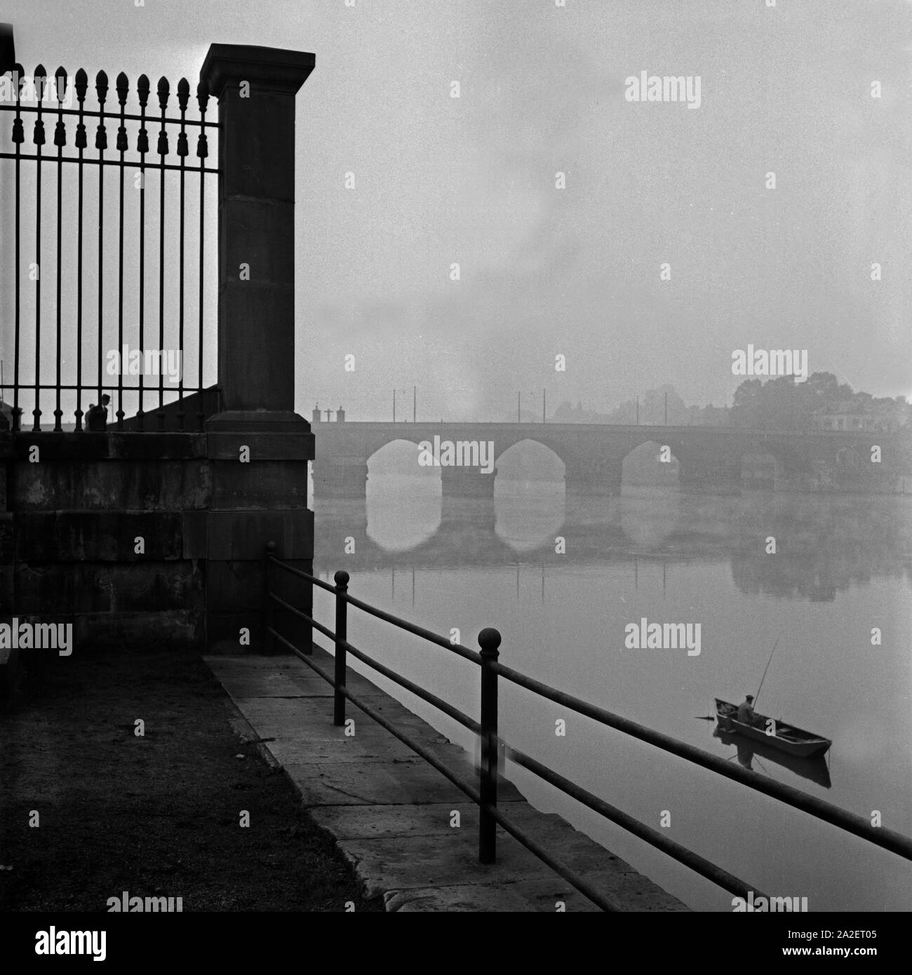 Brücke über den Neckar bei Sulz, Deutschland 1930er Jahre. Brücke über den Neckar bei Sulz, Deutschland 1930. Stockfoto