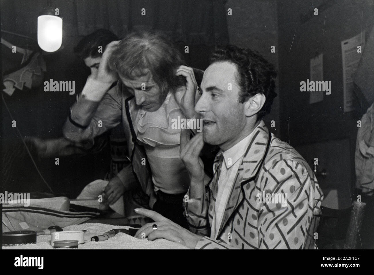 Sänger in der Umkleidekabine im Opernhaus in Rom; / 1940er Jahre. Sänger in der Umkleidekabine in der Oper in Rom, Italien 1940. Stockfoto