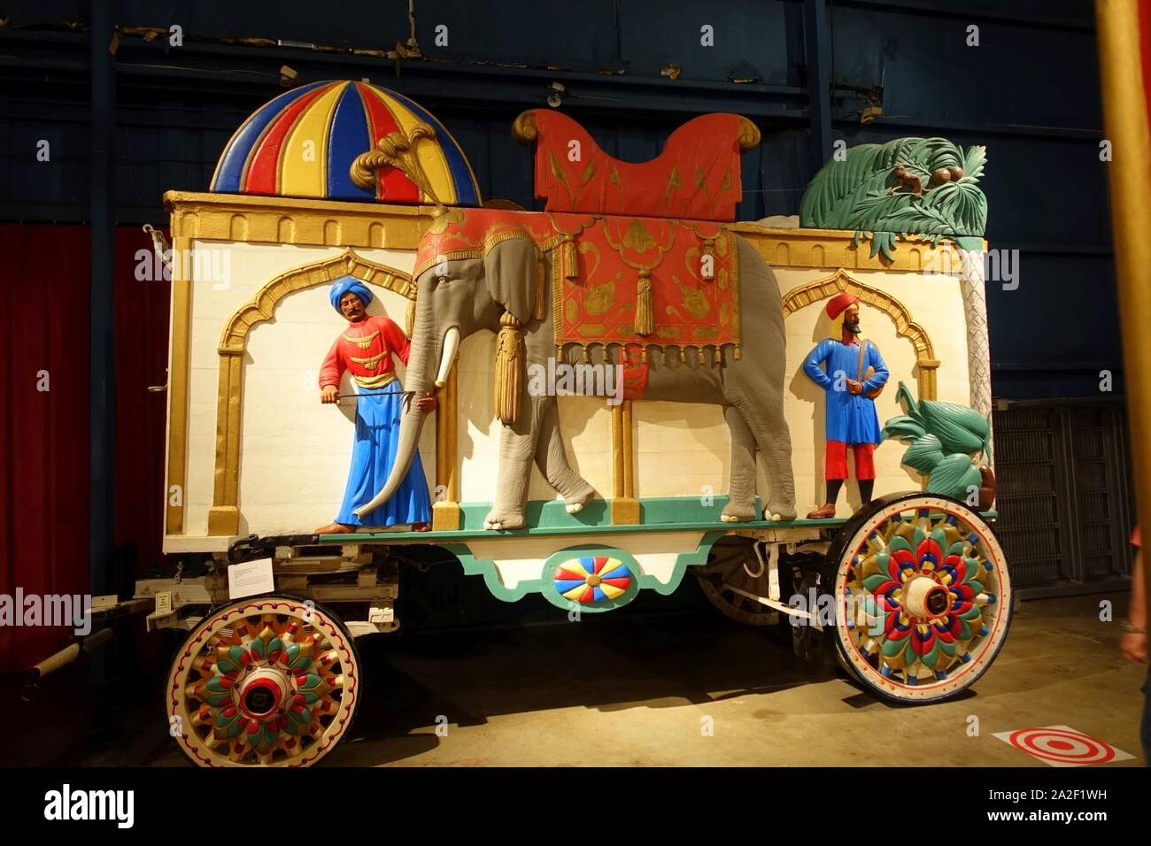 Elefant Paradewagen, wilde Sells-Floto & Buffalo Bill's West, Hagenbeck-Wallace Circus, C. 1906, Holz und Eisen - Zirkus Museum Stockfoto