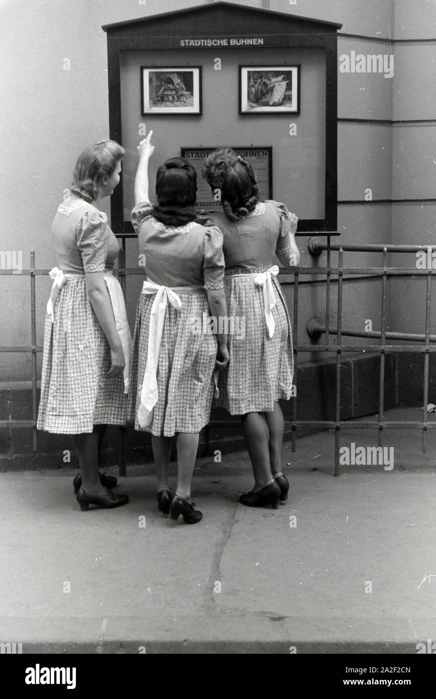 Mutterschutz des Musterbetriebs Wilhelm Plum in München Gladbach, Deutsches Reich 1941. Mitarbeiter des Modells Pflanzen Wilhelm Plum in München Gladbach Deutschland 1941. Stockfoto