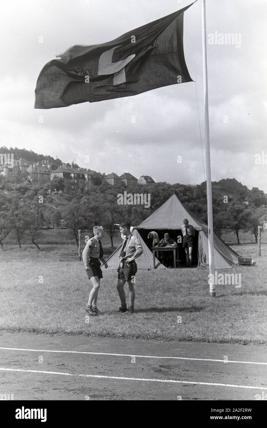 Schüler der Napola Naumburg Bei Einem Sportwettkampf, Deutsches Reich 1941. Schüler NaPolA Naumburg bei einem sportlichen Wettkampf, Deutschland 1941. Stockfoto