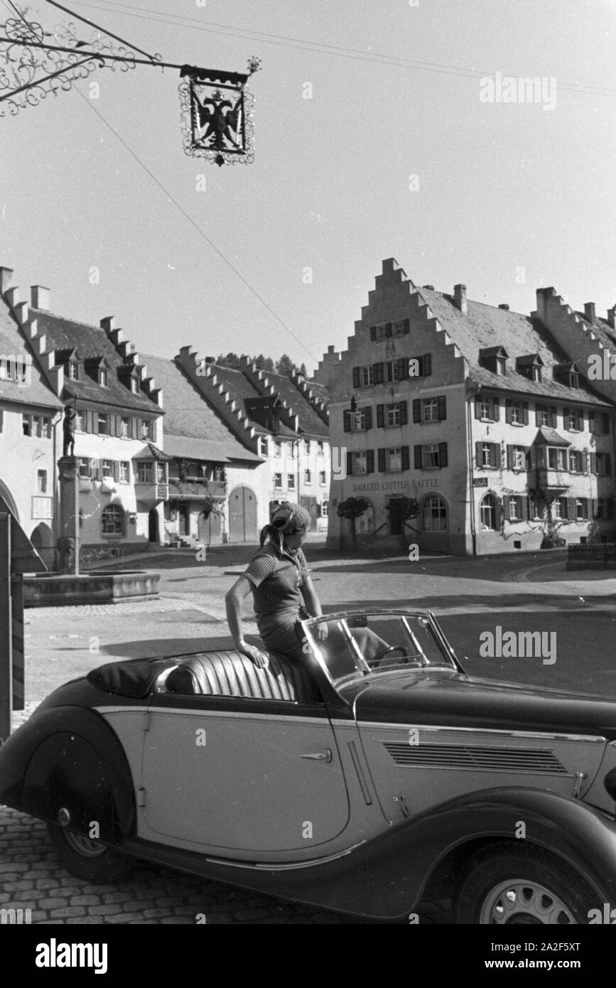 Autofahrer bei einem Ausflug nach St. Märgen im Südschwarzwald, Deutschland 1930er Jahre. Autofahrer auf eine Reise nach St. Märgen im südlichen Schwarzwald, Deutschland 1930. Stockfoto