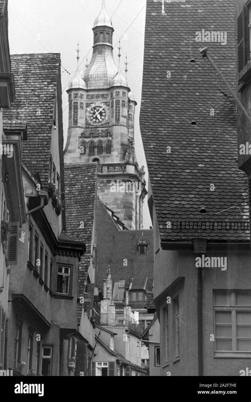 Der Turm des alten Stuttgarter Rathauses, das im Zweiten Weltkrieg zerstört wurde, Deutschland 1930er Jahre. Der Turm der alten Rathaus Stuttgart, die während des Zweiten Weltkrieges zerstört wurde, Deutschland 1930. Stockfoto