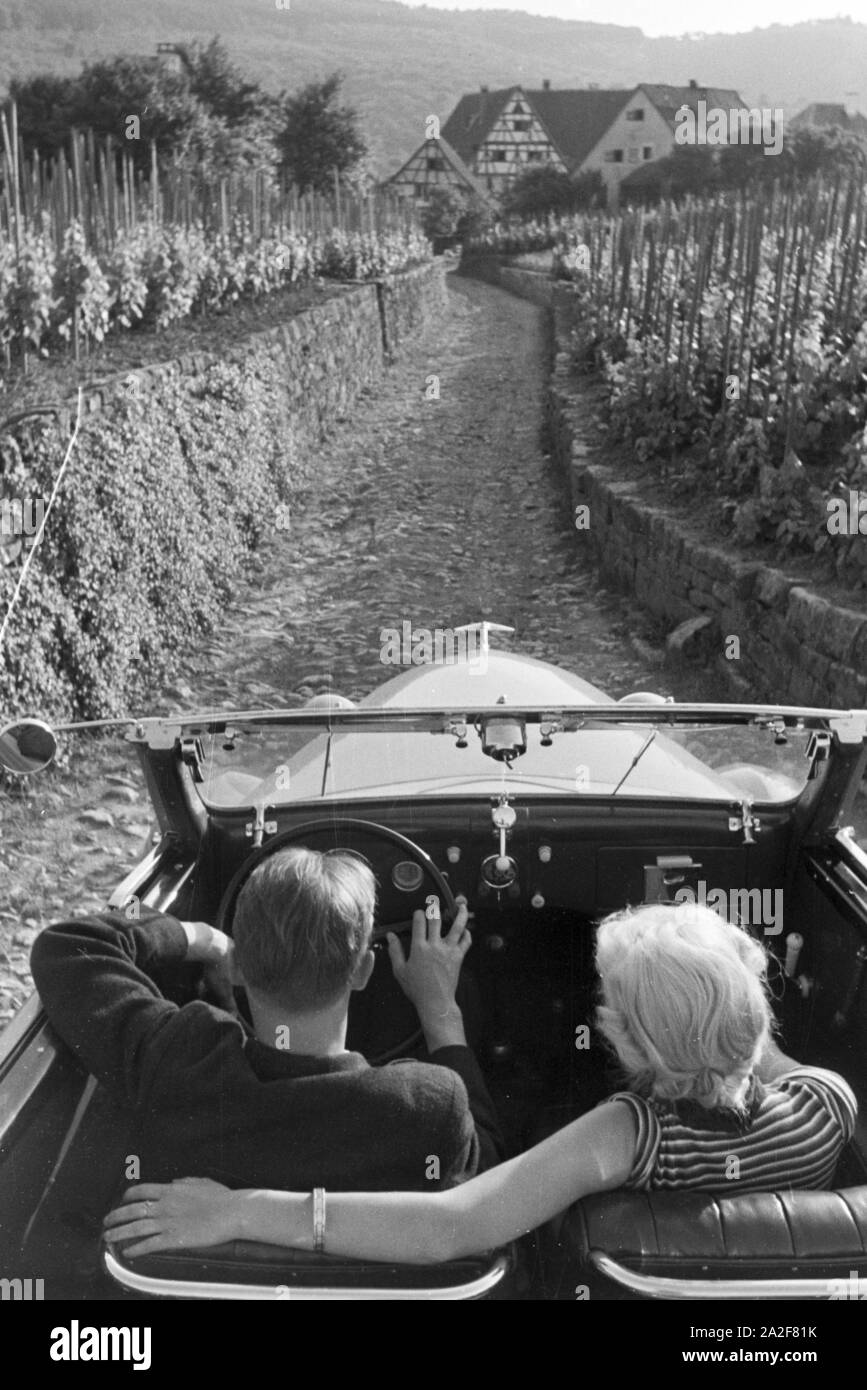 Ein Ausflug in Die Weinstadt Schnait, 1930er Jahre Deutschland. Eine Reise in die Weinstadt Schnait, Deutschland der 1930er Jahre. Stockfoto