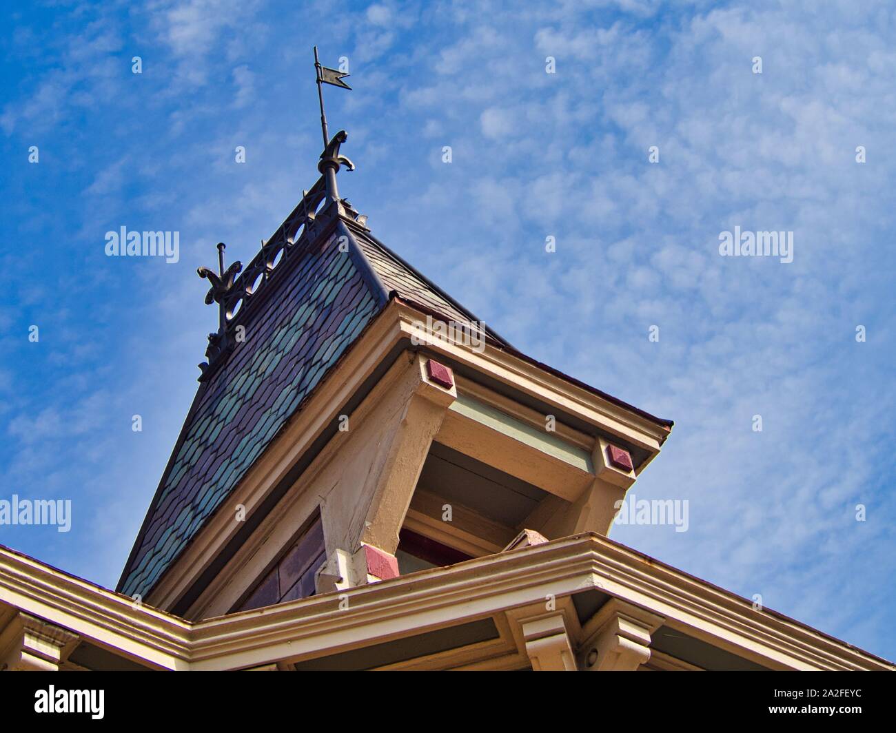 Haus Detail mit blauen Himmel Hintergrund Stockfoto