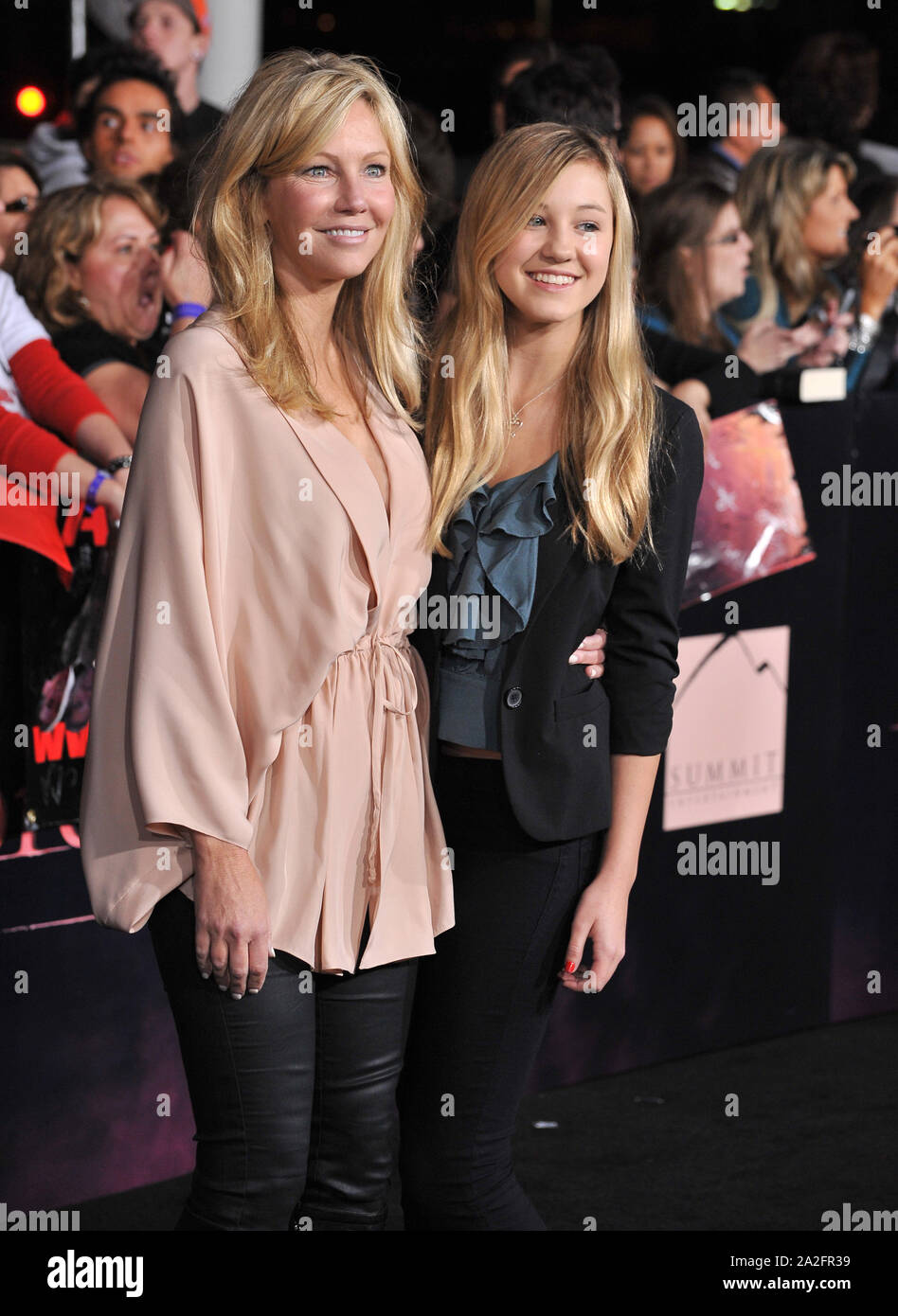 LOS ANGELES, Ca. November 14, 2011: Heather Locklear & Tochter Ava Elizabeth Sambora bei der Weltpremiere von "Twilight Saga: Breaking Dawn - Teil 1' im Nokia Theatre L.A. Leben in der Innenstadt von Los Angeles. © 2011 Paul Smith/Featureflash Stockfoto