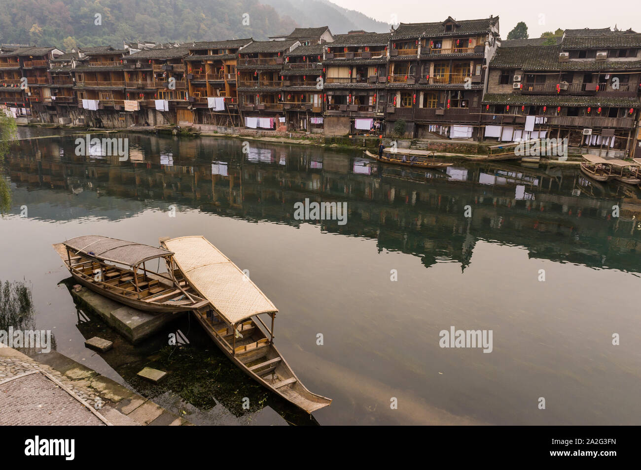 Hunan, China, 14. November 2011: Schöne Landschaft von historischen Sehenswürdigkeiten in der Altstadt. Stockfoto
