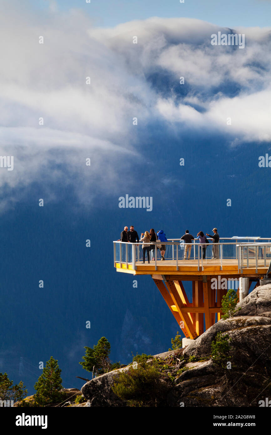 Gondel Summit Lodge im Nebel, Meer, Himmel, Gondel, Squamish, BC Stockfoto