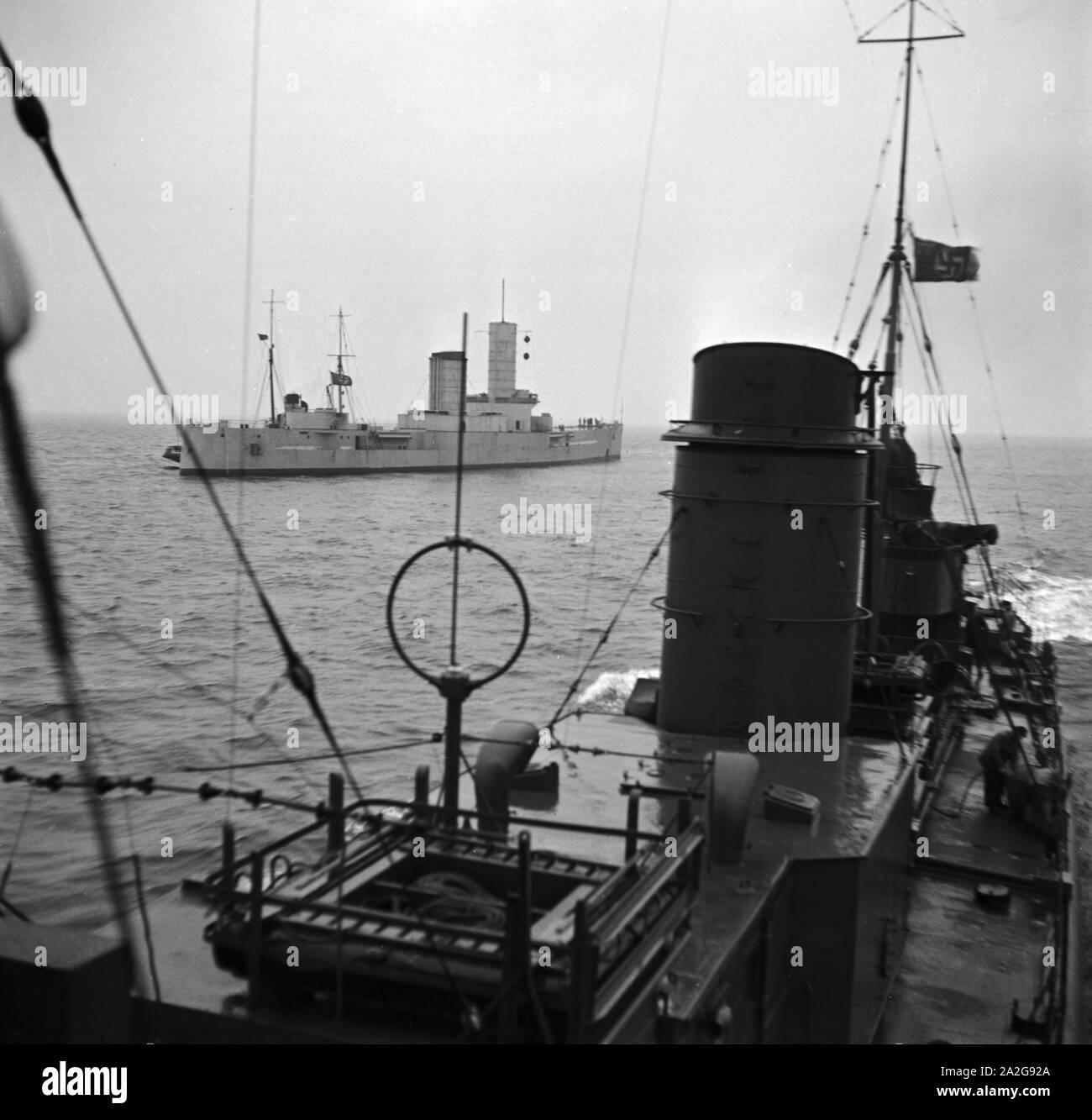 In hoher Siehe / Dm Fremdsprachenunterricht in der Marineschule Wesermünde, Deutschland 1930er Jahre. Üben auf dem Meer, was Sie am Wesermuende Marine Schule gelernt, Deutschland 1930. Stockfoto