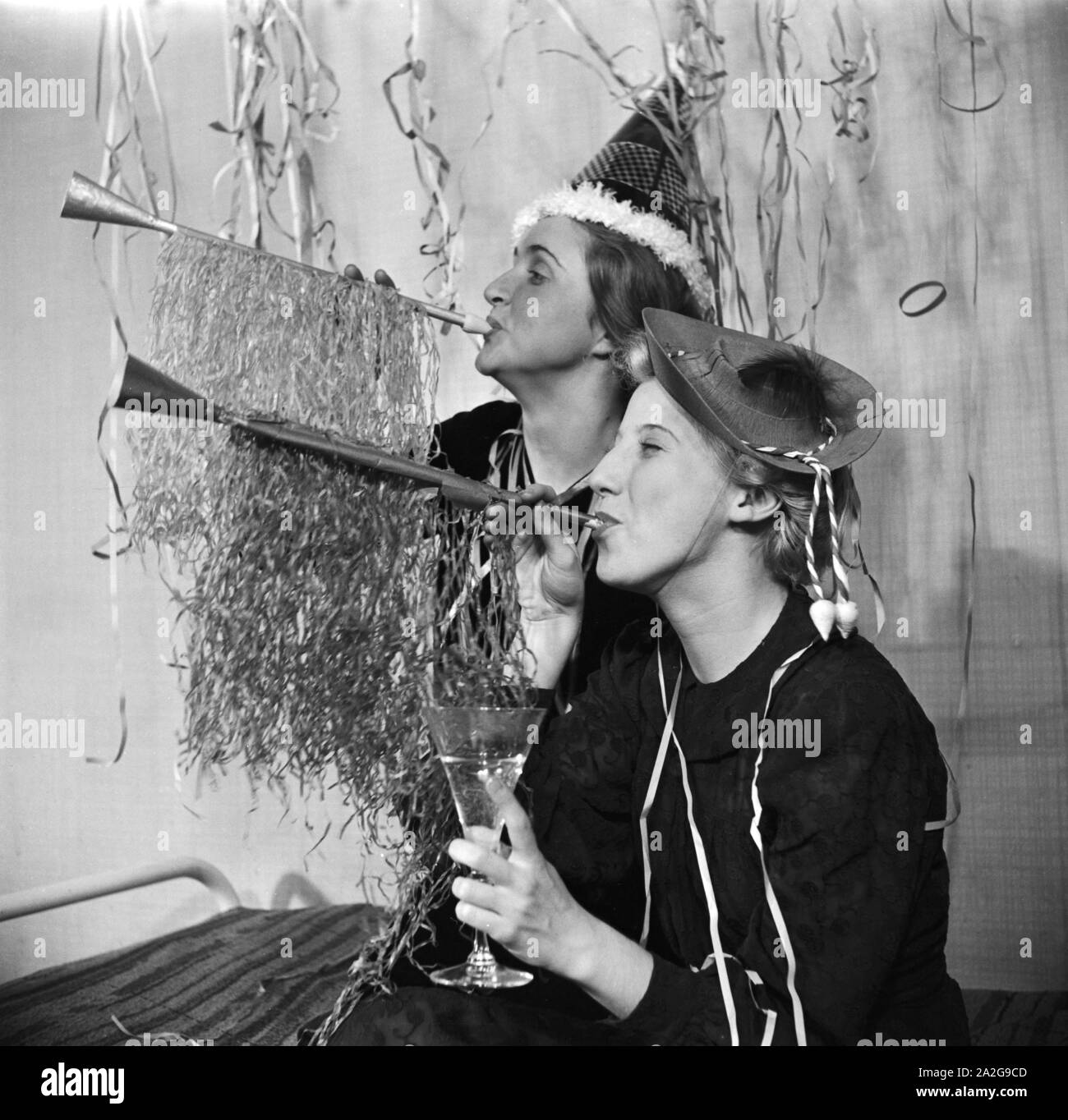 Deutsches reich 1930er jahre gäste der silvesterparty Schwarzweiß