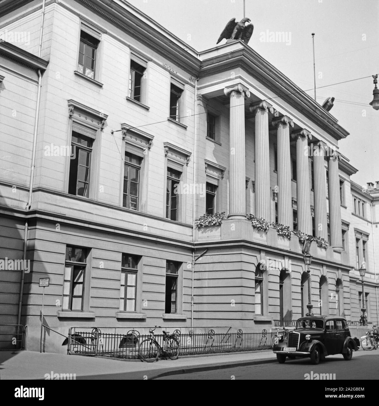 Das Rathaus in Krefeld, Deutschland 1930er Jahre. Krefeld city hall, Deutschland 1930. Stockfoto