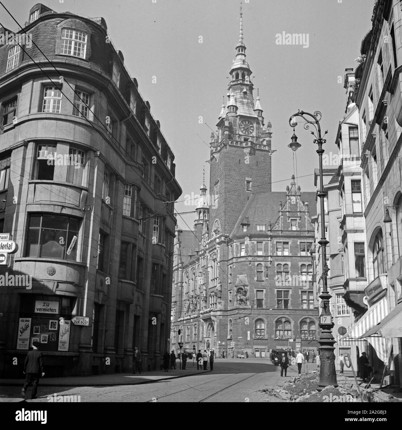 Das Rathaus in der Innenstadt von Wuppertal, Elberfeld, Deutschland 1930er Jahre. Elberfeld city hall, Deutschland 1930. Stockfoto