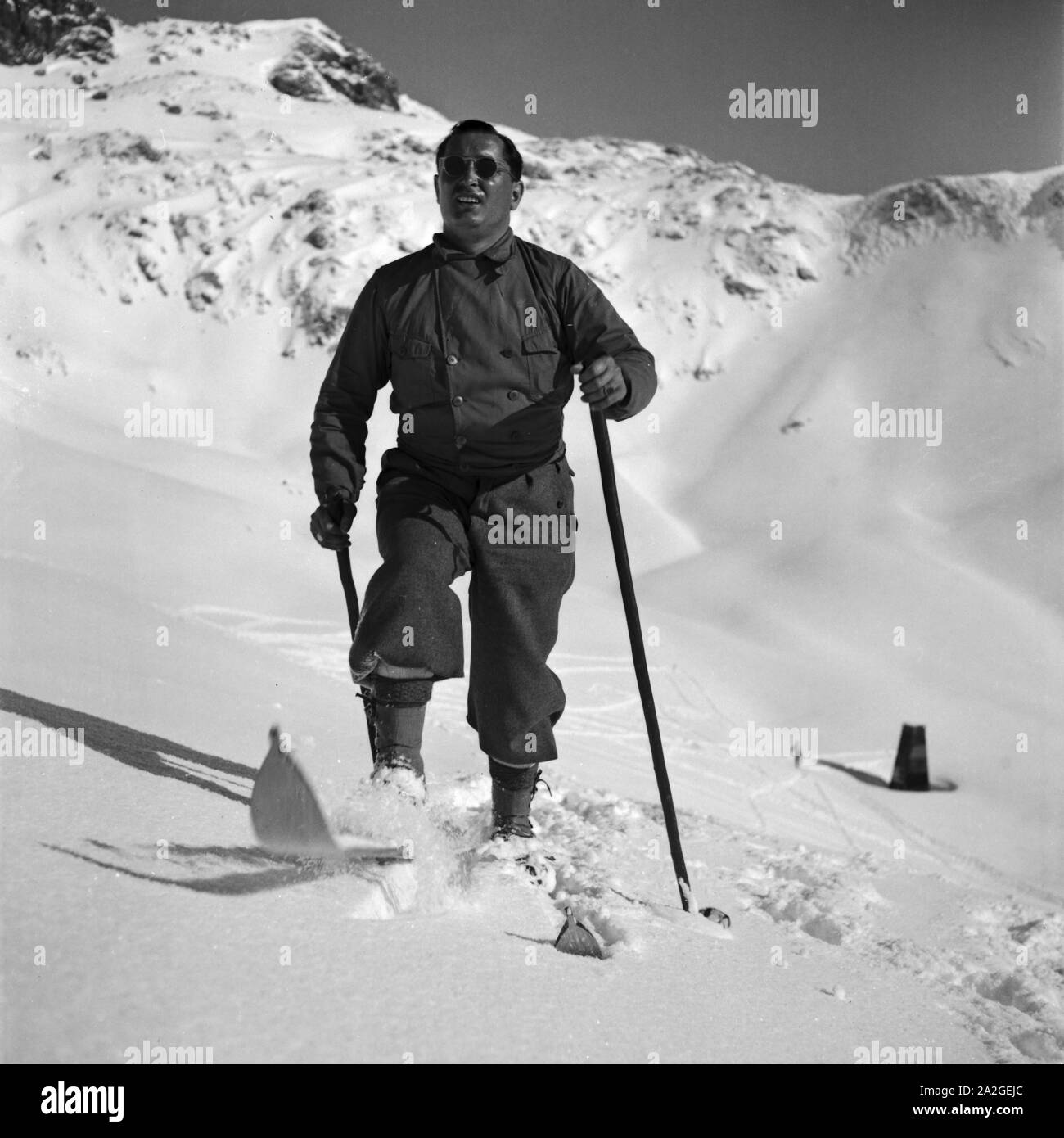 Skiausflug Nach Immenstadt Im Allgäu, Deutschland 1930er Jahre. Skiurlaub in Immenstadt im Allgäu Bereich, Deutschland der 1930er Jahre. Stockfoto