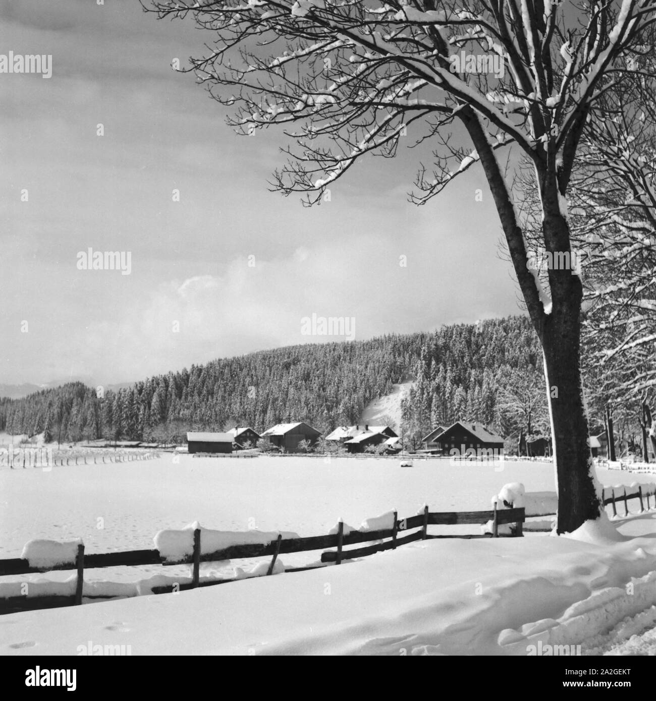 Skiausflug Nach Immenstadt Im Allgäu, Deutschland 1930er Jahre. Skiurlaub in Immenstadt im Allgäu Bereich, Deutschland der 1930er Jahre. Stockfoto