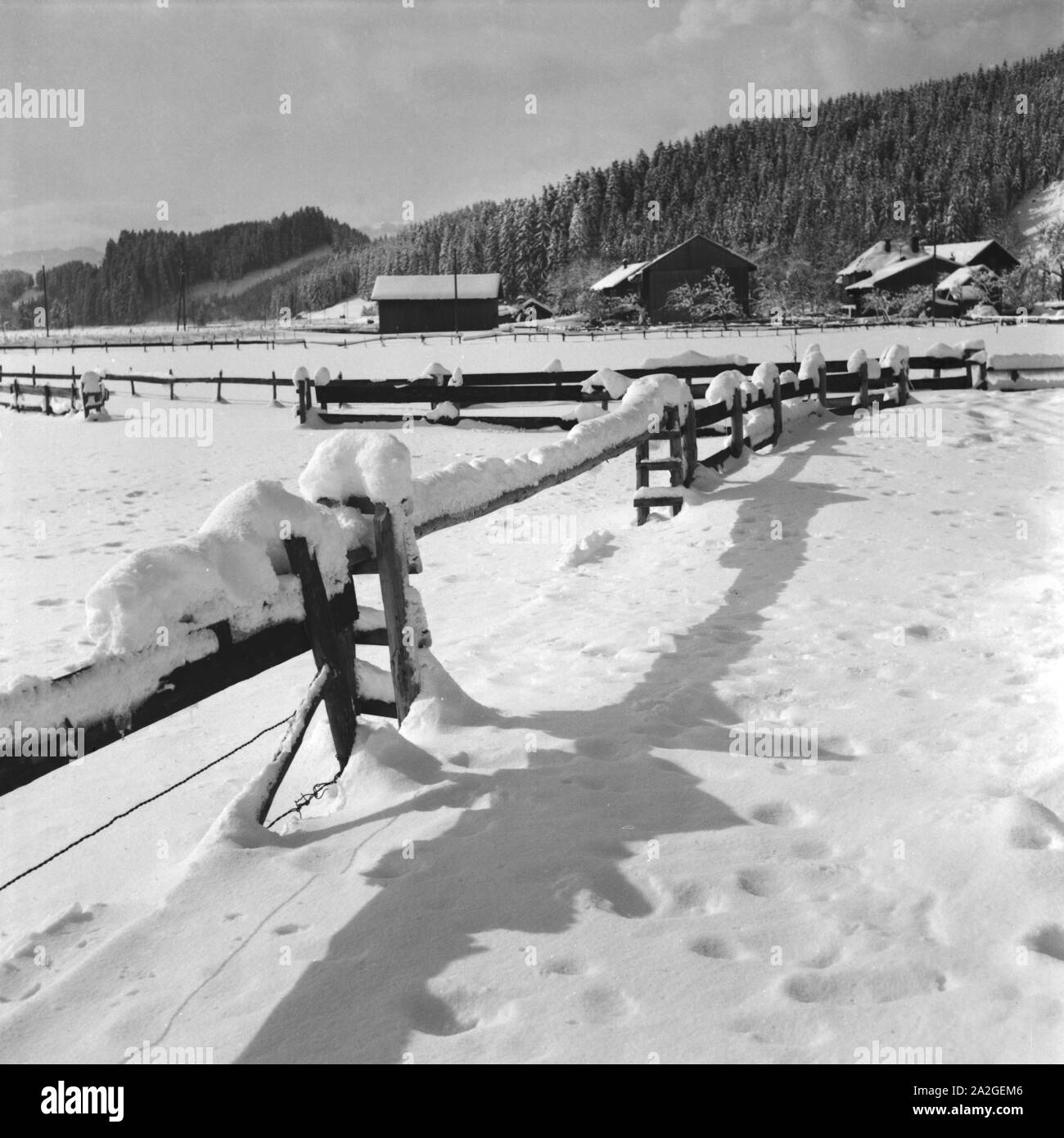 Skiausflug Nach Immenstadt Im Allgäu, Deutschland 1930er Jahre. Skiurlaub in Immenstadt im Allgäu Bereich, Deutschland der 1930er Jahre. Stockfoto