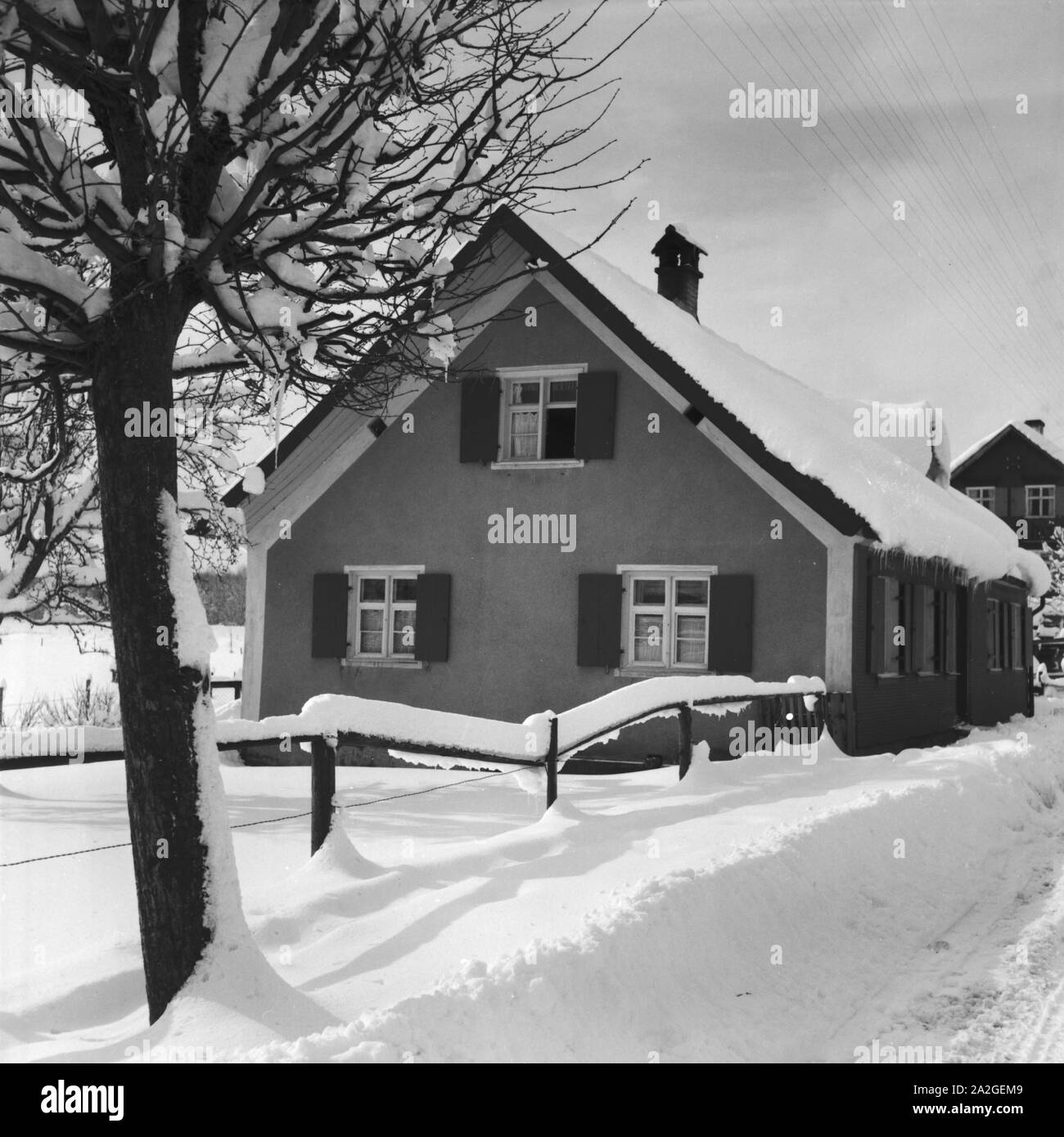 Skiausflug Nach Immenstadt Im Allgäu, Deutschland 1930er Jahre. Skiurlaub in Immenstadt im Allgäu Bereich, Deutschland der 1930er Jahre. Stockfoto