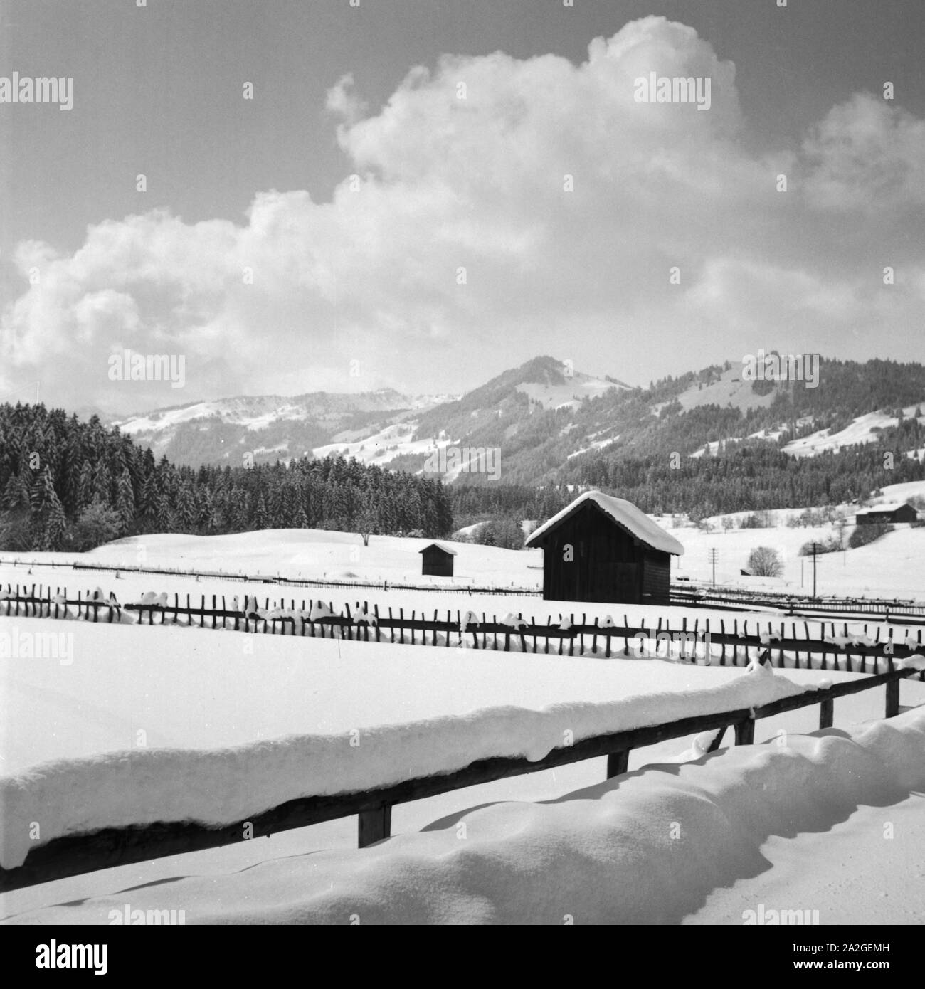 Skiausflug Nach Immenstadt Im Allgäu, Deutschland 1930er Jahre. Skiurlaub in Immenstadt im Allgäu Bereich, Deutschland der 1930er Jahre. Stockfoto