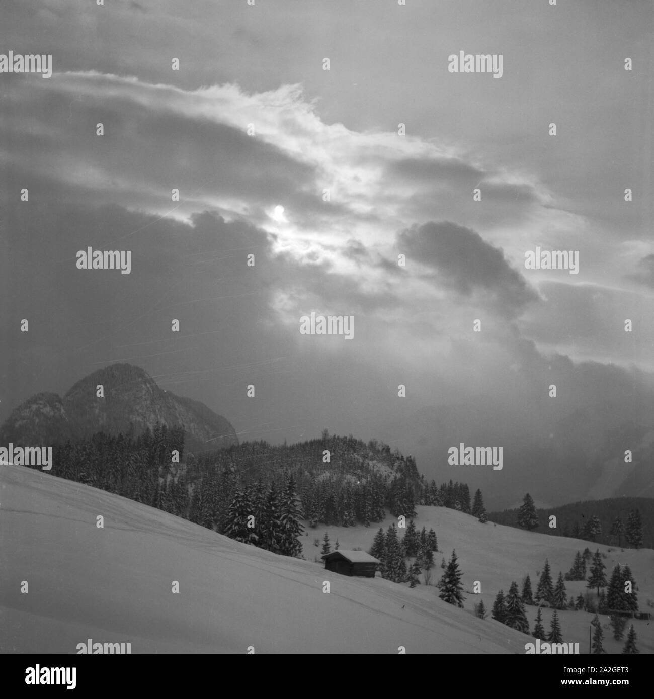 Skiausflug Nach Immenstadt Im Allgäu, Deutschland 1930er Jahre. Skiurlaub in Immenstadt im Allgäu Bereich, Deutschland der 1930er Jahre. Stockfoto