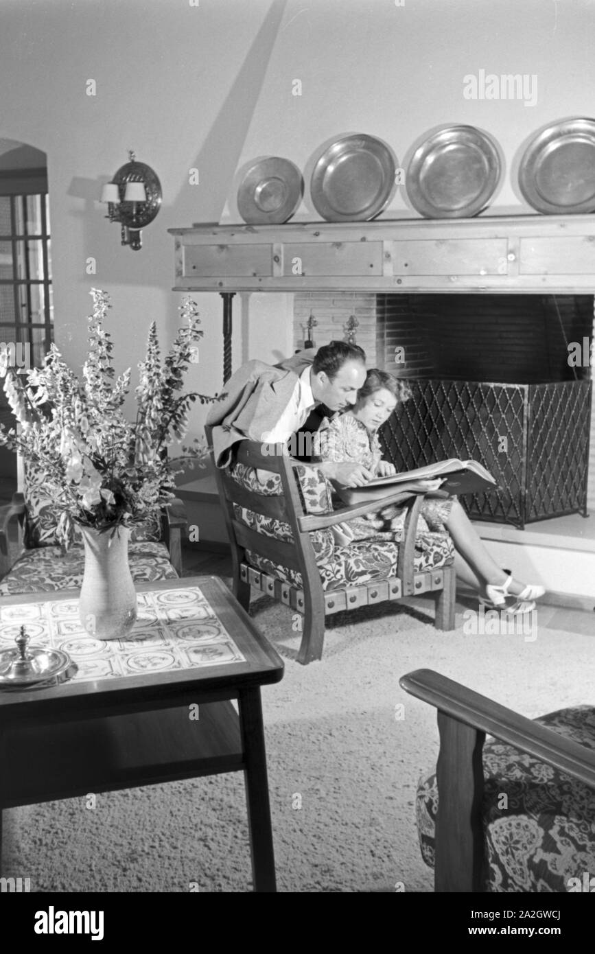 Die österreichischen Fictitious character Gusti Wolf macht Ferien, Deutschland 1930er Jahre. Die österreichische Schauspielerin auf ihre Ferien, Deutschland 1930. Stockfoto