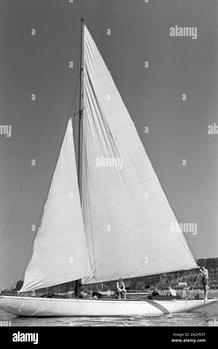 Segelboote auf dem Wannsee in Berlin, Deutschland, 1930er JAhre. Segeln auf dem Wannsee in Berlin, Deutschland 1930. Stockfoto