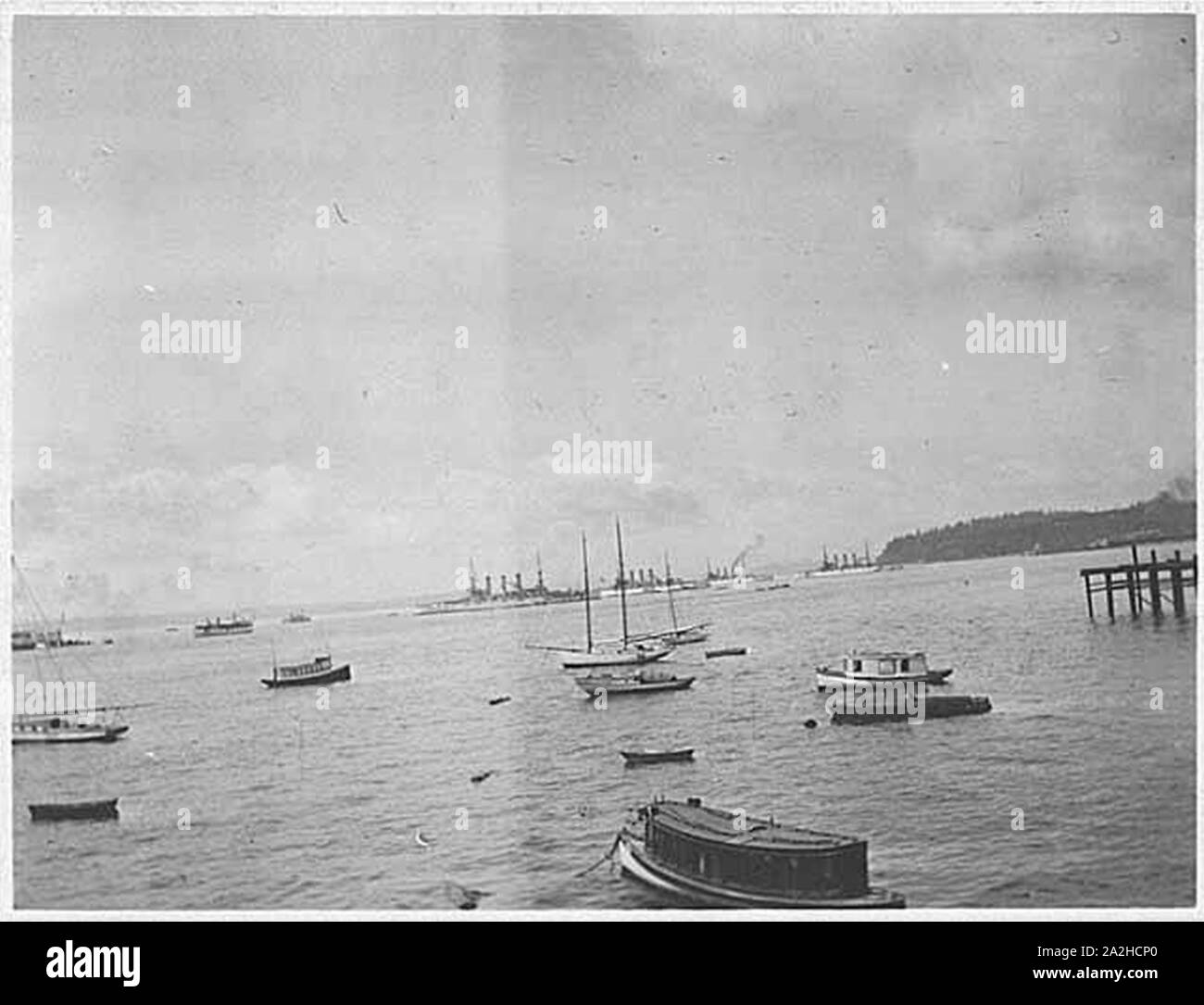 Elliott Bay wahrscheinlich mit den Großen Weißen Flotte in Seattle Mai 1908 (Warner 32). Stockfoto