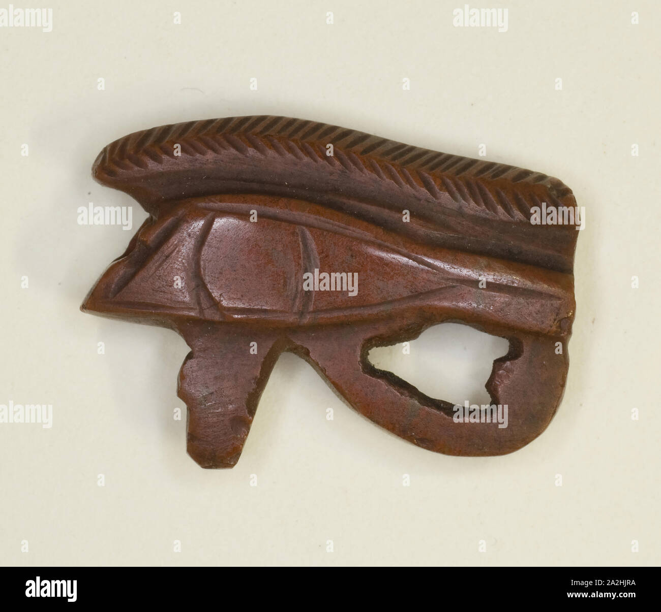 Auge des Gottes Horus (Wedjat) Amulett, Reich der Mitte, Dynastie 12 (1991-1784 v. Chr.), Ägypten, Ägypten, Karneol, 2,5 × 1,75 × 0,25 cm (1 x 11/16 x 1/8 in. Stockfoto