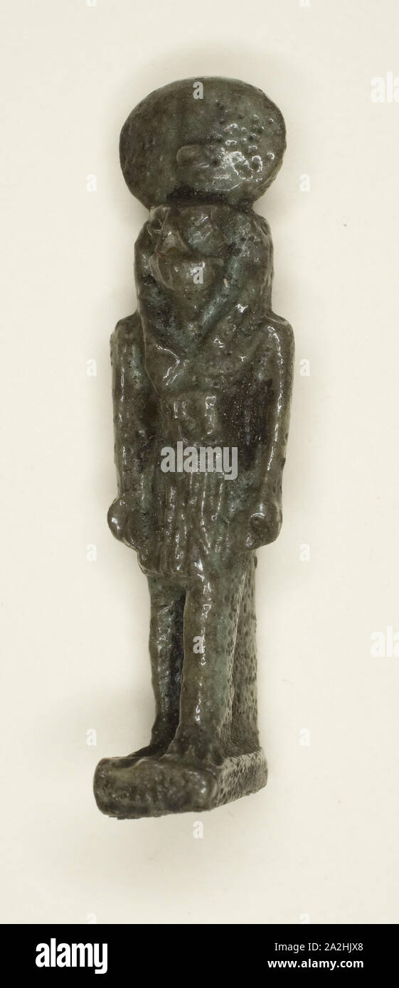 Amulett des Gottes Horus, 3. Zwischenzeit, Dynastie 21 - 25 (1070 - 656 v. Chr.), Ägyptisch, Ägypten, Keramik, 3,2 × 1 × 1 cm (1 1/4 x 3/8 x 3/8" Stockfoto