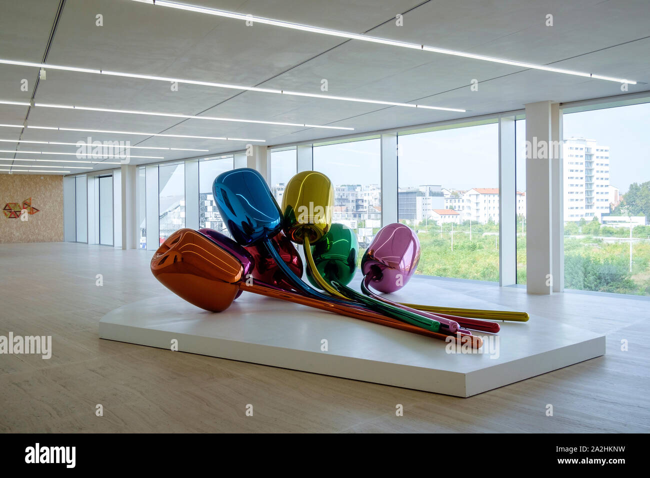 Tulpen, Skulptur von Jeff Koons bei Fondazione Prada, Mailand, Italien Stockfoto