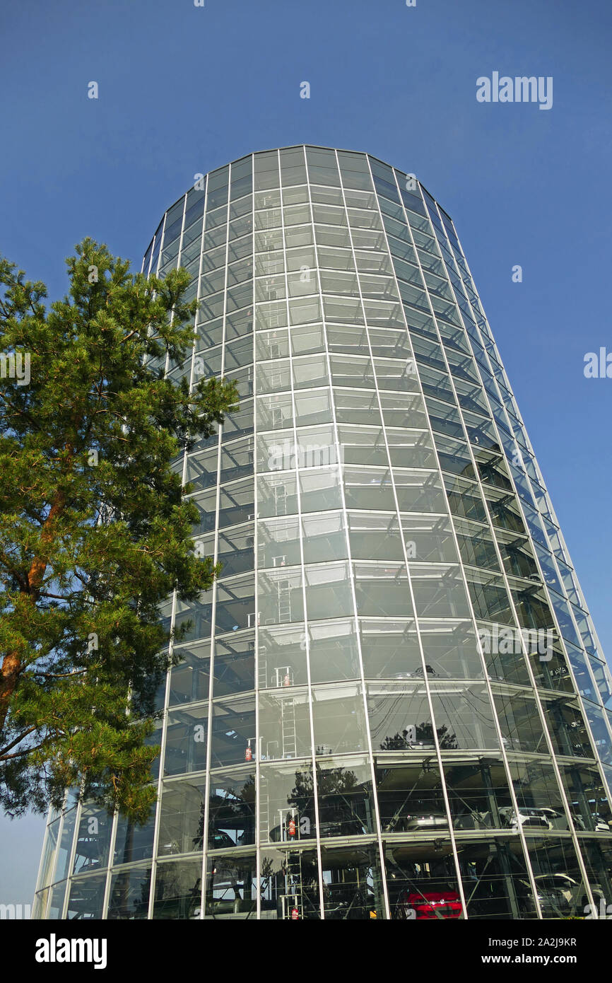 Lieferung Turm für neue Autos in 'Autostadt Wolfsburg' Stockfoto