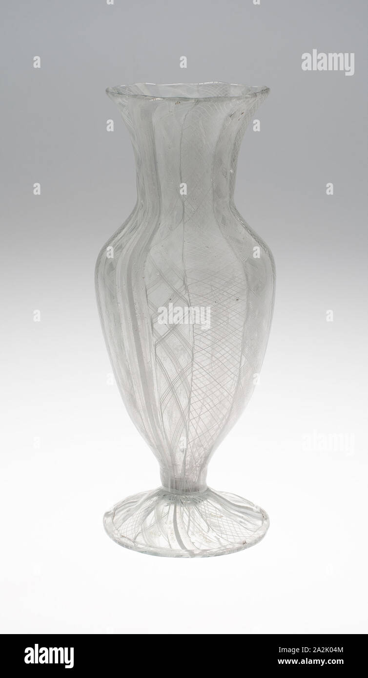 Vase, Anfang des 17. Jahrhunderts, Italien oder Deutschland, Italien, Glas, H 24,1 cm (in 9 1/2 Stockfoto