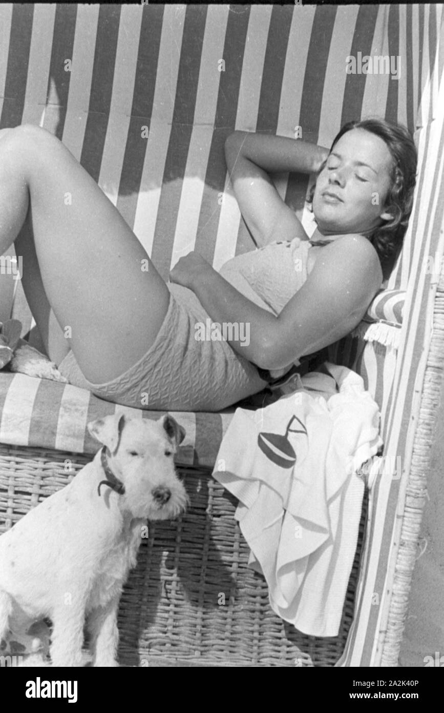 Urlaub an der Ostsee, Deutsches Reich 30er Jahre. Urlaub an der Ostsee, Deutschland 1930. Stockfoto