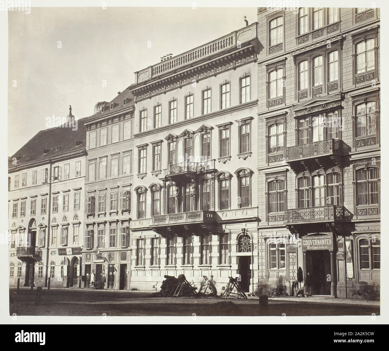 Jägerzeile Nr. 39, Wohnhaus des Herrn Stef. Mayerhofer, 1860, Österreichische, 19. Jahrhundert, Österreich, Albumen print, 27,4 × 33 cm (Bild/Papier), 42,6 × 61,2 cm (album Seite Stockfoto