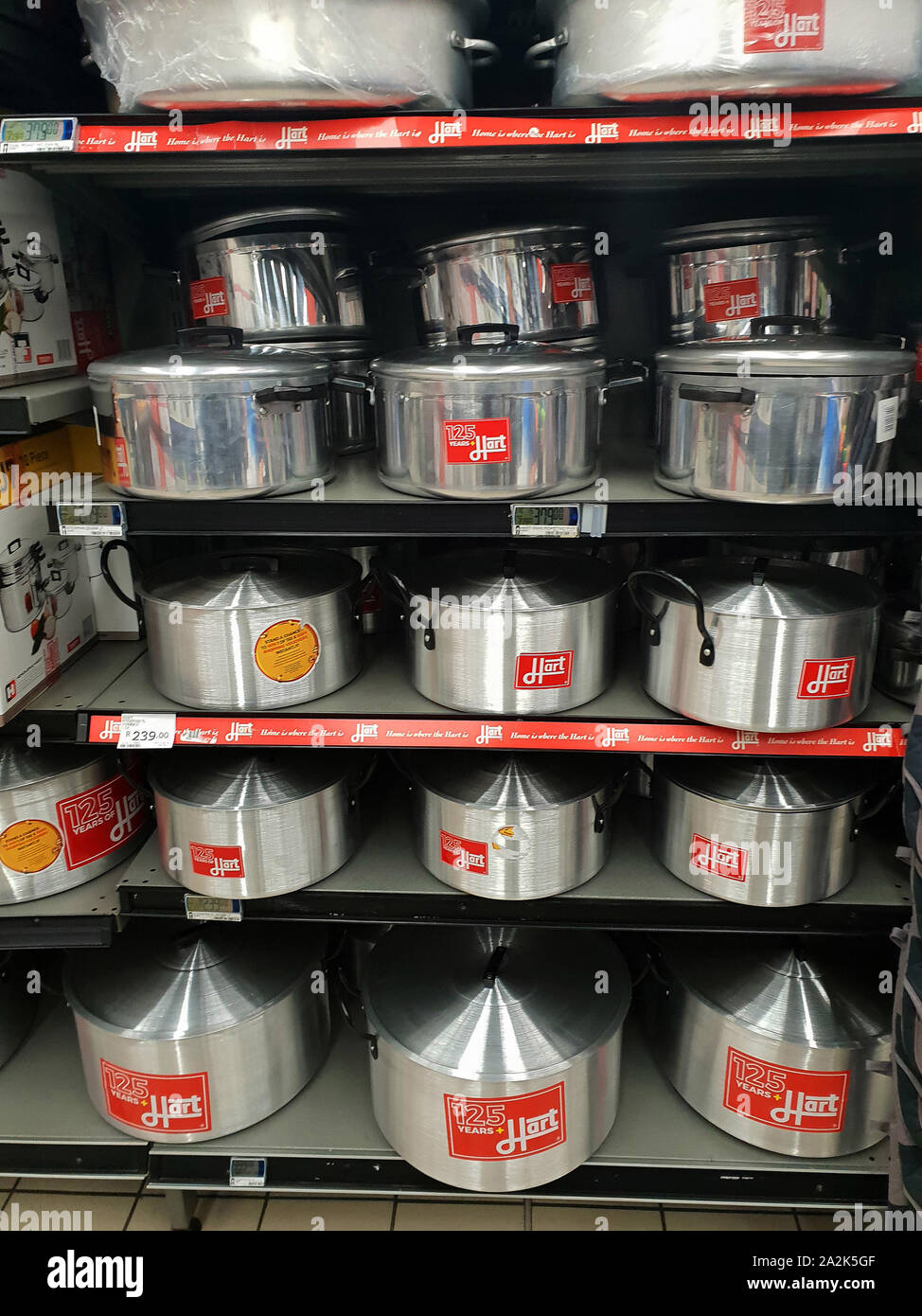 Edelstahl Kochgeschirr Gang in ein Pick n Pay Supermarkt, Südafrika Stockfoto