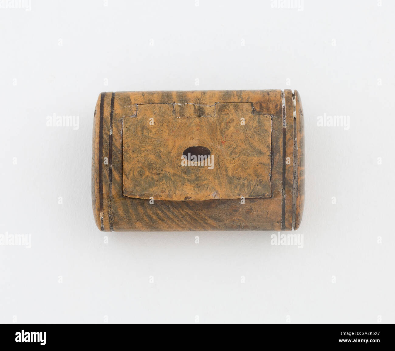 Snuffbox, C. 1840, Europa, Niederlande, Europa, Wurzelholz, 3,5×2,5 cm (1 3/8 x 1 in Stockfoto