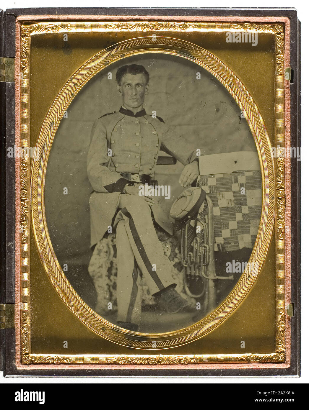 Untitled (Confederate Officer), 1860s, American, 19. Jahrhundert, United States, Tintype, 10,9 x 14 cm (Platte), 12 x 15 x 2,5 cm (Fall Stockfoto