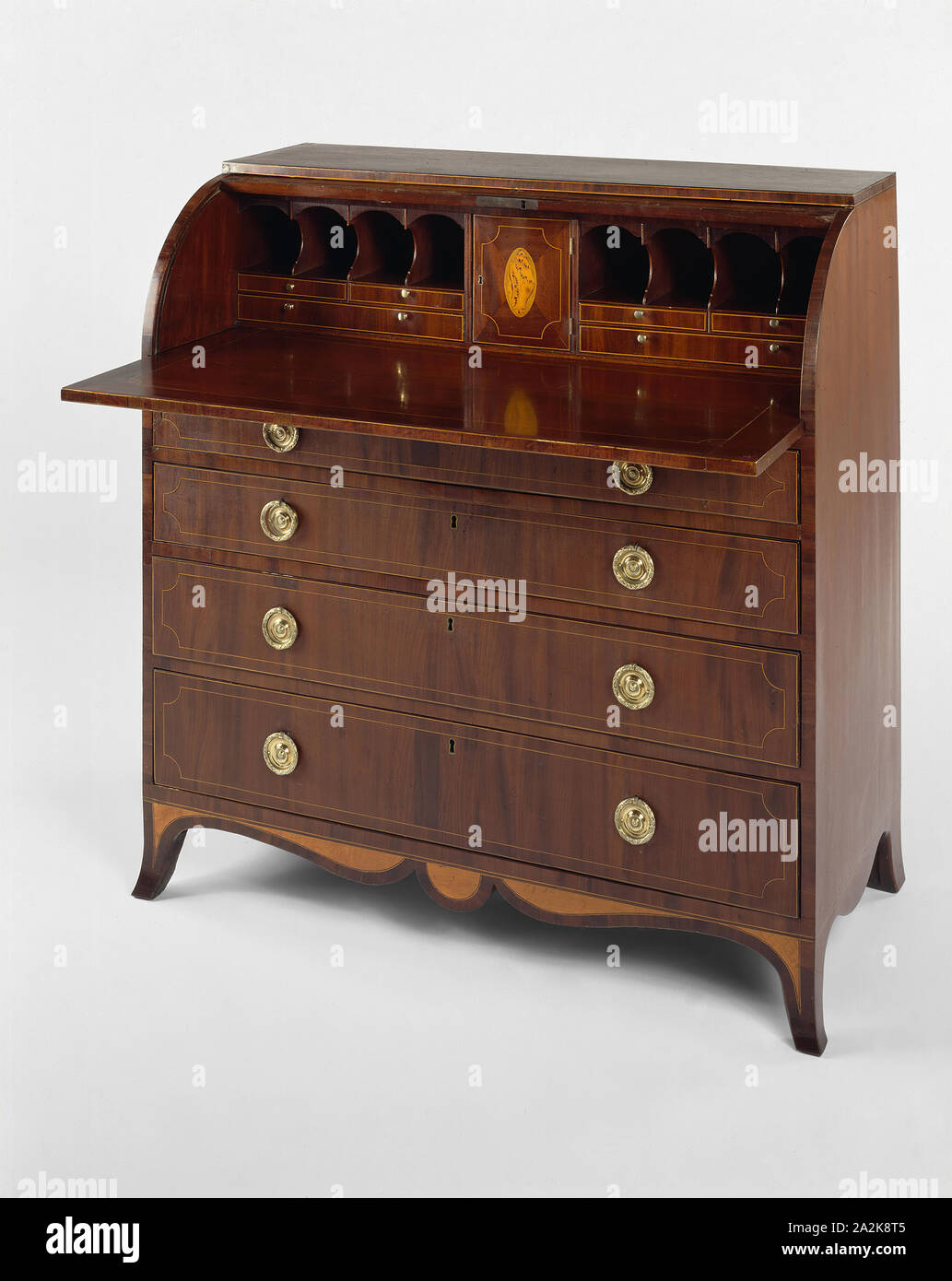 Zylinder Schreibtisch, 1785/93, John Bankston, amerikanischen, 1754 - 1814, Richard Lawson, Englisch, 1749 - 1803, Baltimore, Baltimore, Mahagoni, Mahagoni und satinwood Furniere und tulip Wood, 112,3 × 107,2 × 52,3 cm (44 1/4 x 42 1/4 x 20 5/8 in Stockfoto