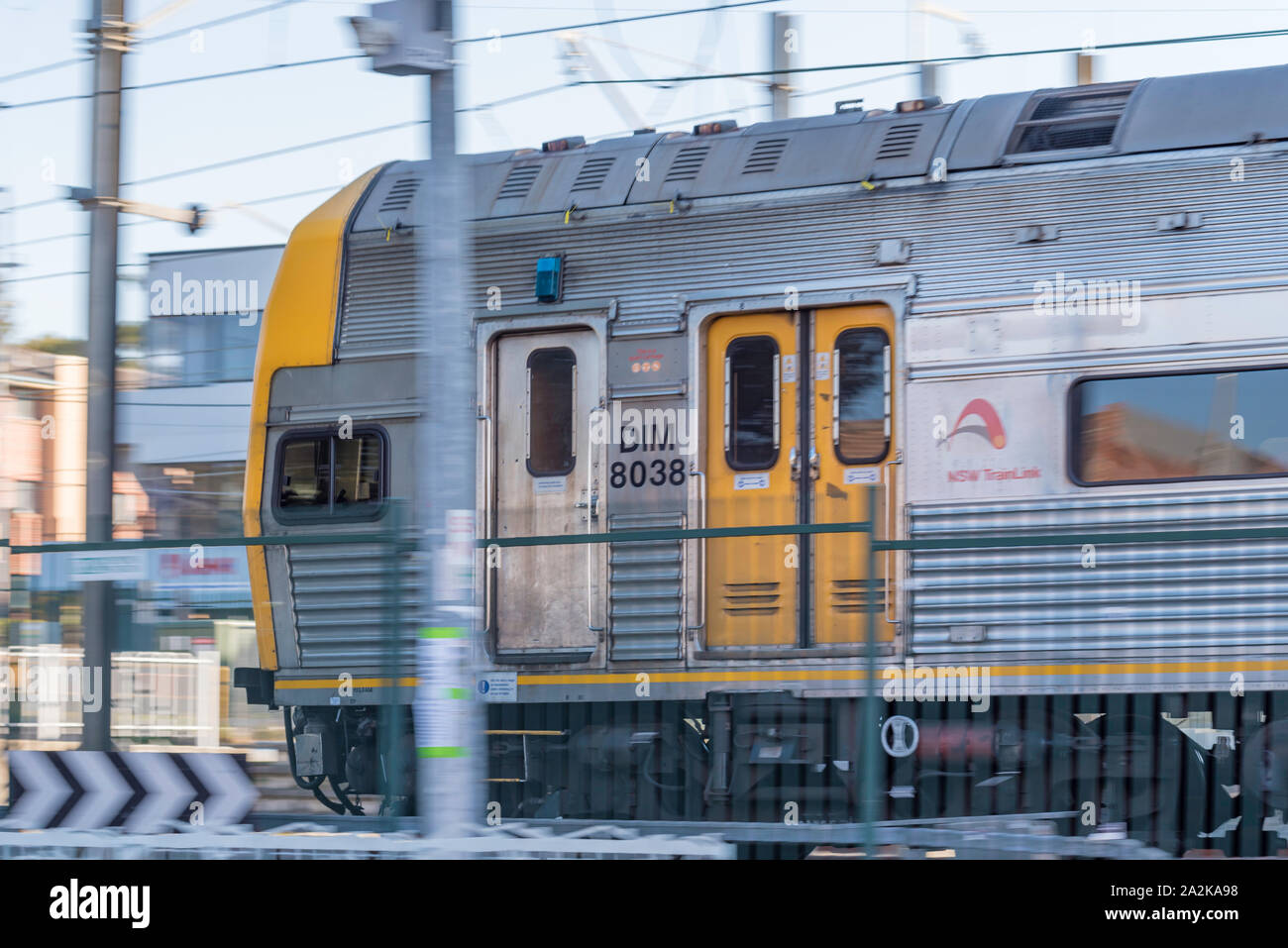 Eine V Set Intercity Zug in der Nähe von Parramatta in den westlichen Vororten der Stadt. Das Modell der Zug war in den 1970er Jahren eingeführt und wird bald ersetzt werden. Stockfoto