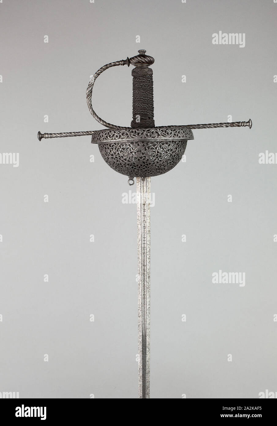 Cup-Hilted Rapier, C. 1650/70, Italienisch, Italien, Stahl, L 117 cm (insgesamt 46 1/16 Stockfoto