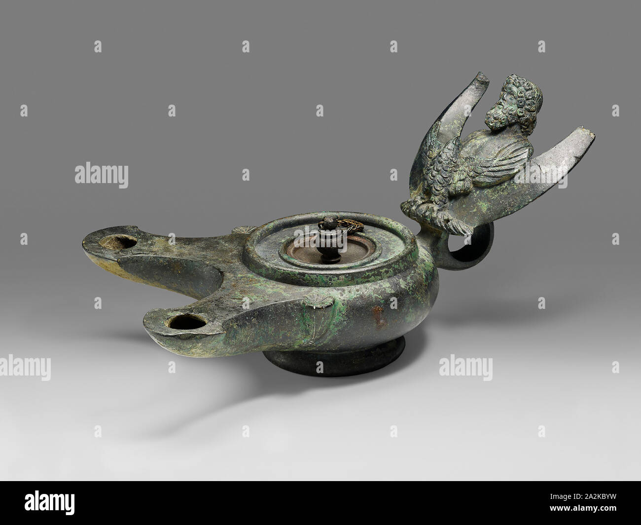 Lampe, Mitte 1. Jahrhundert AD, Römische, Römisches Reich, Bronze, 11,5 × 21,7 × 14 cm (4 1/2 x 8 1/2 x 5 1/2 in. Stockfoto